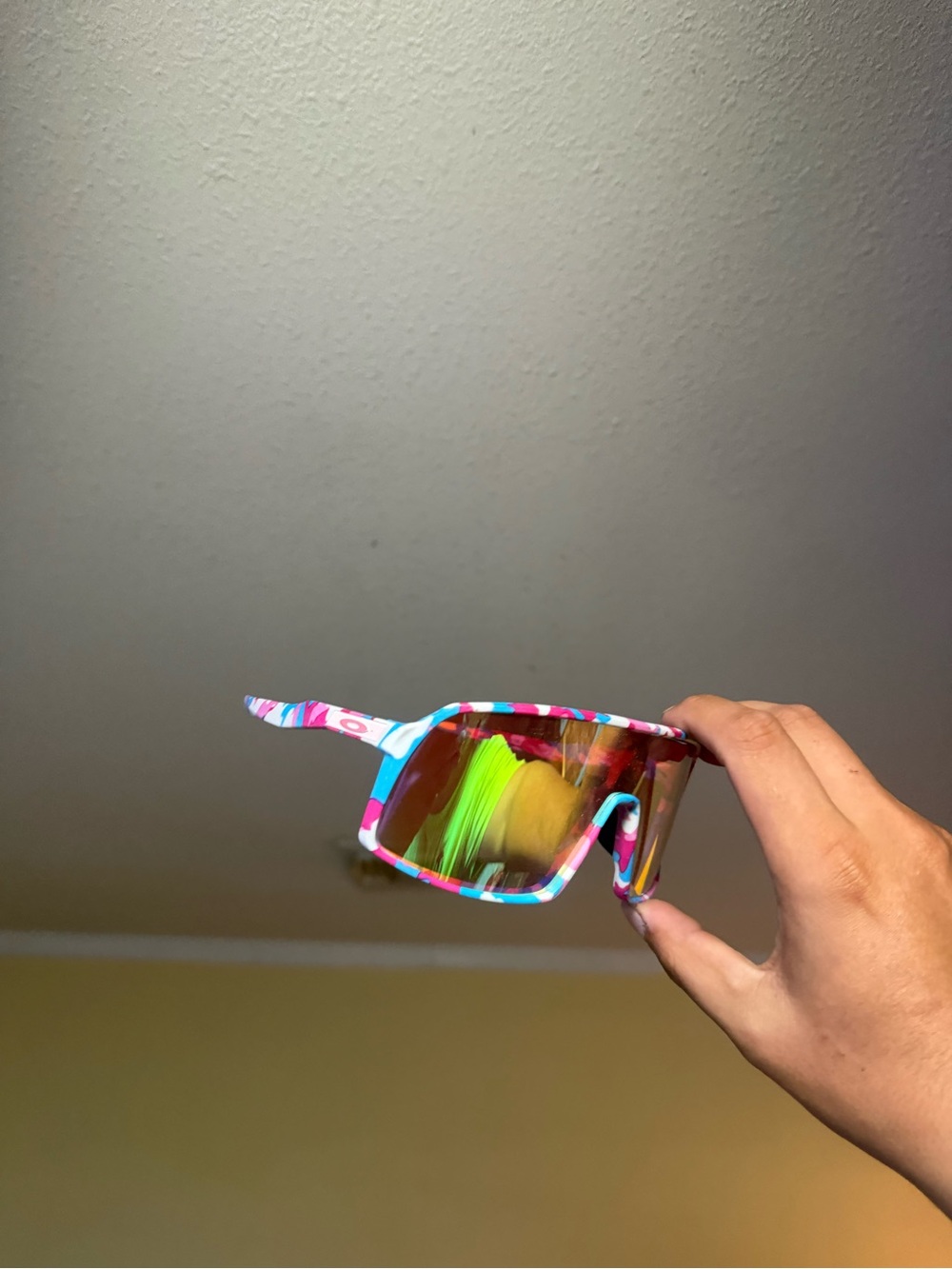 Oaks Mirrored Sports Sunglasses - Pink & Blue Pattern